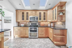 1 Maplewood Ave, Westport, CT 06880 - Photo 6