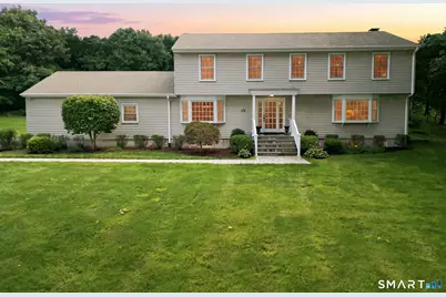 124 Sturbridge Lane, Trumbull, CT 06611 - Photo 1
