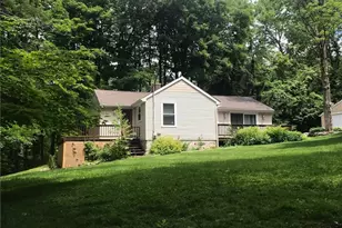 864 Litchfield Turnpike, Bethany, CT 06524 - Photo 2