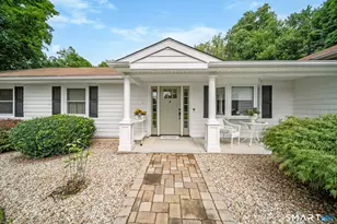 32 Hawley Rd, Danbury, CT 06811 - Photo 2