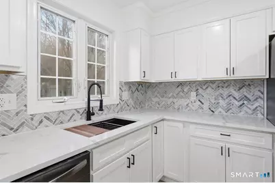 70 Victoria Court, Hamden, CT 06514 - Photo 2