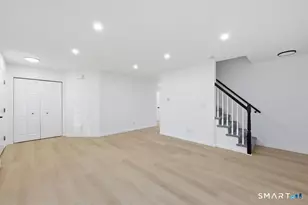 70 Victoria Ct, Hamden, CT 06514 - Photo 10