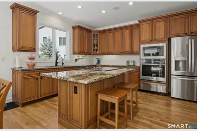 5 Lancaster Court, Avon, CT 06001 - Photo 6