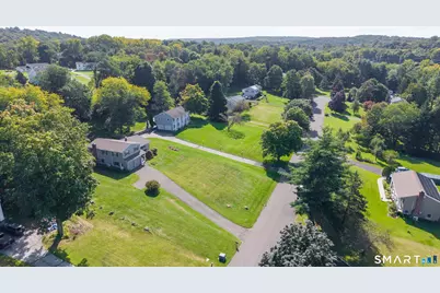 3 Mayflower Drive, Brookfield, CT 06804 - Photo 2