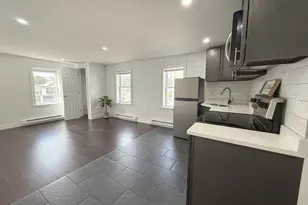 25 Brewer St, New London, CT 06320 - Photo 2