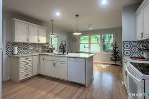 9 Canterbury Rd, Hamden, CT 06514 - Photo 6