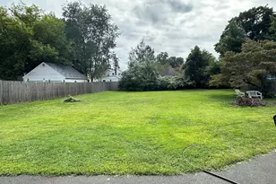 76-78 Oak St, Windsor Locks, CT 06096 - Photo 2