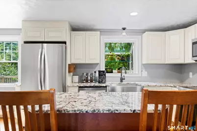 42 Oakwood Street, Enfield, CT 06082 - Photo 6