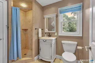 361 Miles Rd, Orange, CT 06477 - Photo 10