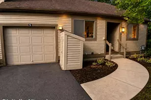 5 Overlook Ct, Avon, CT 06001 - Photo 1