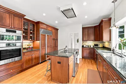 9 Whitehall Court, Middlebury, CT 06762 - Photo 8