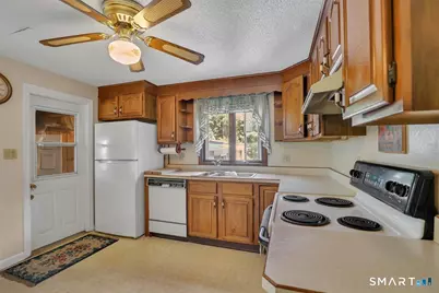 33 Horton Road, Manchester, CT 06042 - Photo 6