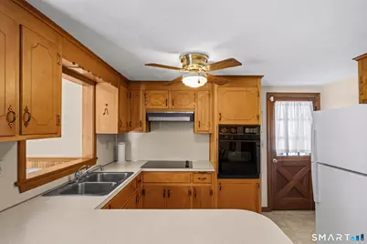 72 Occum Lane, Montville, CT 06382 - Photo 8