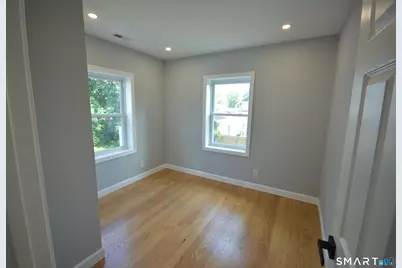 27 Longview Avenue, Fairfield, CT 06824 - Photo 10