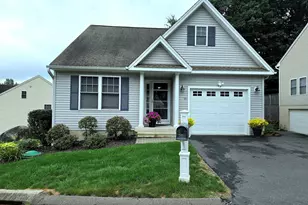 286 Beth Ln, Waterbury, CT 06705 - Photo 1