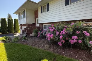 21 Cheryl Dr, Waterbury, CT 06708 - Photo 2