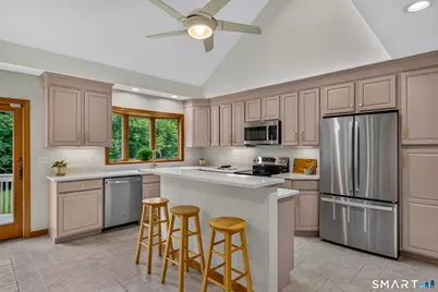 32 Deer Meadow, Tolland, CT 06084 - Photo 8