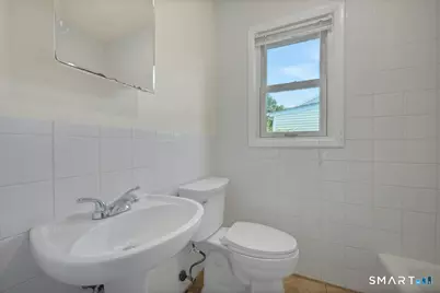 85 Burwood Avenue, Stamford, CT 06902 - Photo 12