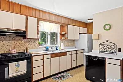 632 Vauxhall St Extension, Waterford, CT 06385 - Photo 26