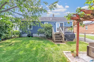 31 Clover St, West Haven, CT 06516 - Photo 4