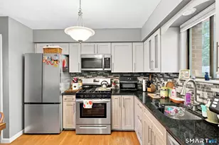 115 Promenade Dr, Hamden, CT 06514 - Photo 10