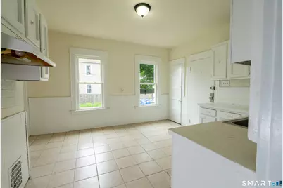 337 Poplar Street, Bridgeport, CT 06605 - Photo 10