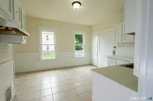 337 Poplar St, Bridgeport, CT 06605 - Photo 10