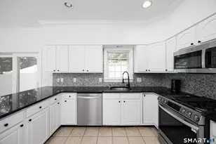 806 Hope St, Stamford, CT 06907 - Photo 4