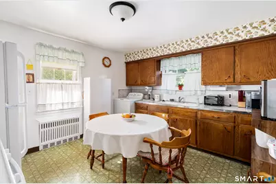 65 Roosevelt Avenue, Stamford, CT 06902 - Photo 6