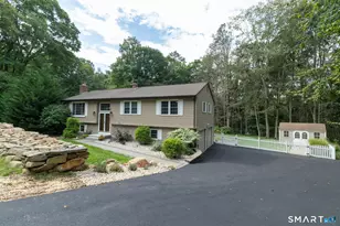 952 Maple Hill Rd, Guilford, CT 06437 - Photo 2