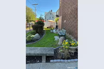 393 Laurel Avenue #102, Bridgeport, CT 06605 - Photo 2