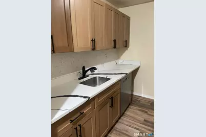 393 Laurel Avenue #102, Bridgeport, CT 06605 - Photo 6