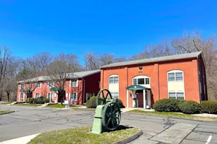543 N Main St, Manchester, CT 06042 - Photo 1