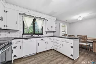 155 Frederick St, Torrington, CT 06790 - Photo 14
