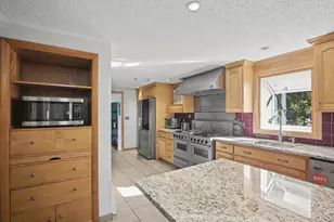 52 Consolation St, Bristol, CT 06010 - Photo 10
