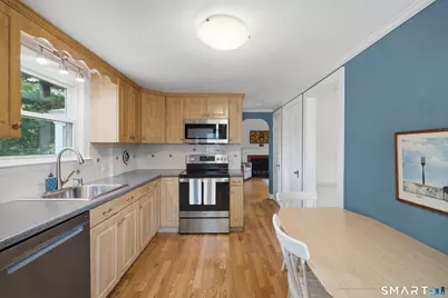 291 Fern Street, West Hartford, CT 06119 - Photo 16