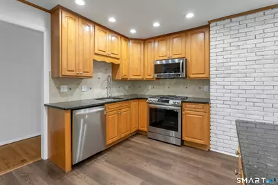 79 Robin Hood Road, Stamford, CT 06907 - Photo 8