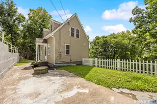 327 Steinmann Ave, Middlebury, CT 06762 - Photo 4