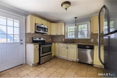480 Ezra Street, Bridgeport, CT 06606 - Photo 6