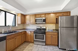 67 Cambridge Ct, Beacon Falls, CT 06403 - Photo 2