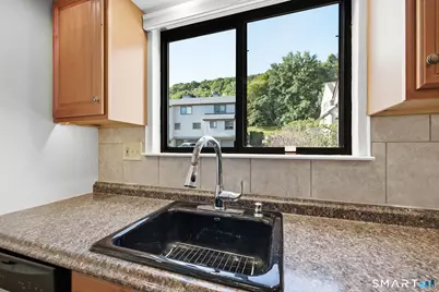 67 Cambridge Court #67, Beacon Falls, CT 06403 - Photo 6