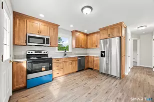 23 Leaf Ave, Waterbury, CT 06705 - Photo 6