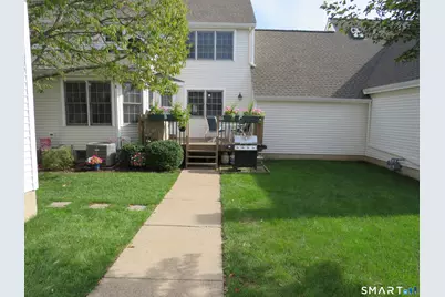 32 Pickering Lane #32, Wethersfield, CT 06109 - Photo 2