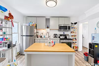 28 Ocean Avenue, New London, CT 06320 - Photo 4