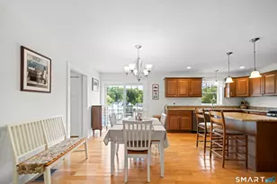 8 Mather Cir, Windsor Locks, CT 06096 - Photo 2