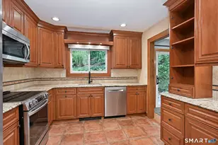 4 Frontier Ln, Danbury, CT 06810 - Photo 20
