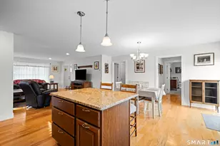 8 Mather Cir, Windsor Locks, CT 06096 - Photo 6