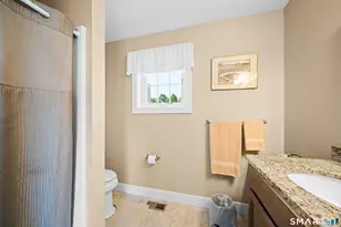 8 Mather Cir, Windsor Locks, CT 06096 - Photo 16