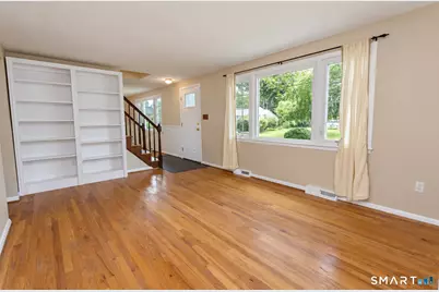 10 Colonial Drive, Simsbury, CT 06070 - Photo 6