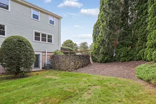 1 E Gate Ln, Hamden, CT 06514 - Photo 18
